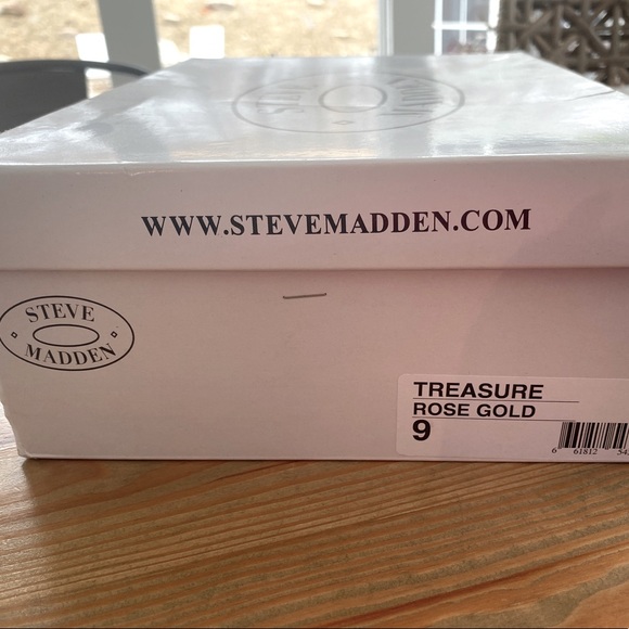 Gorgeous Rose Gold Steve Madden Strappy Heels. - Picture 3 of 6